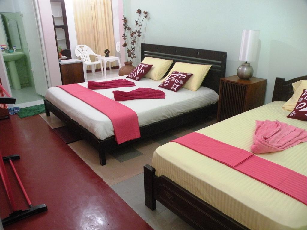 Henderson Airport Residence Negombo Oda fotoğraf