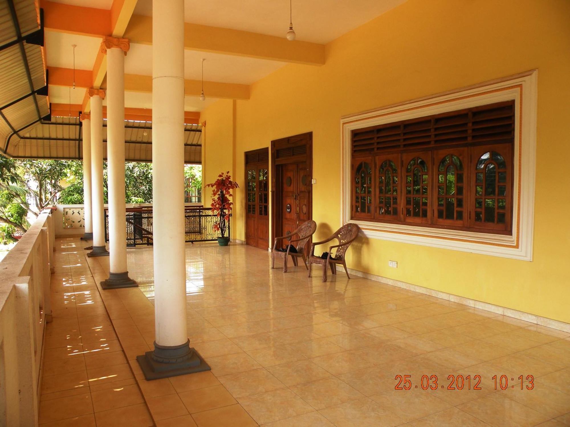 Henderson Airport Residence Negombo Oda fotoğraf