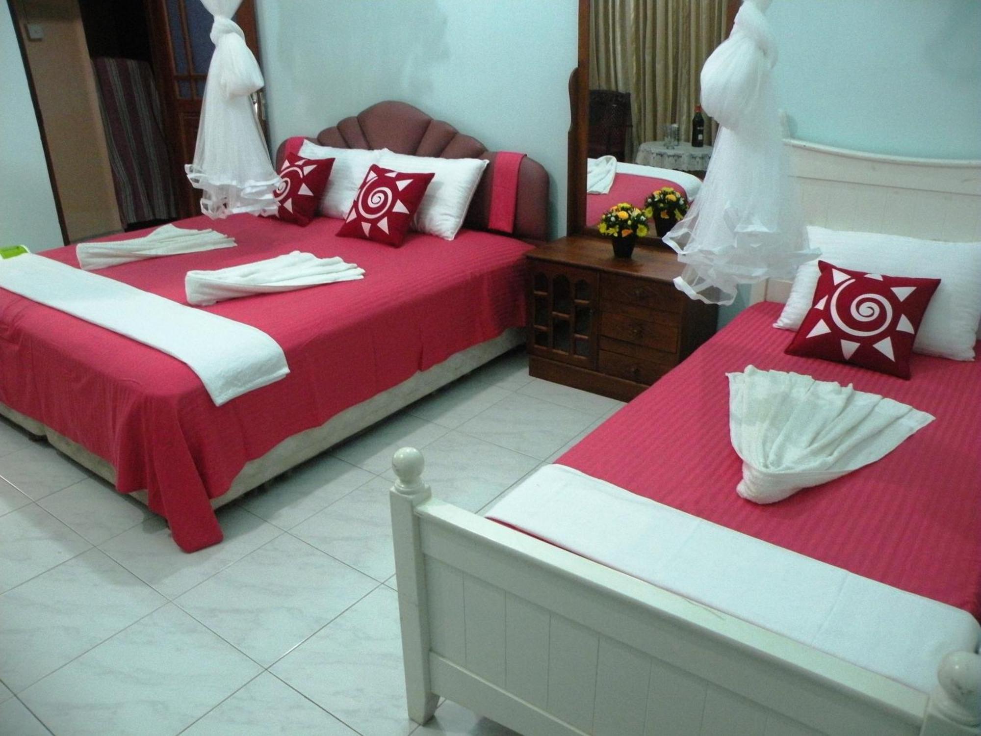 Henderson Airport Residence Negombo Oda fotoğraf