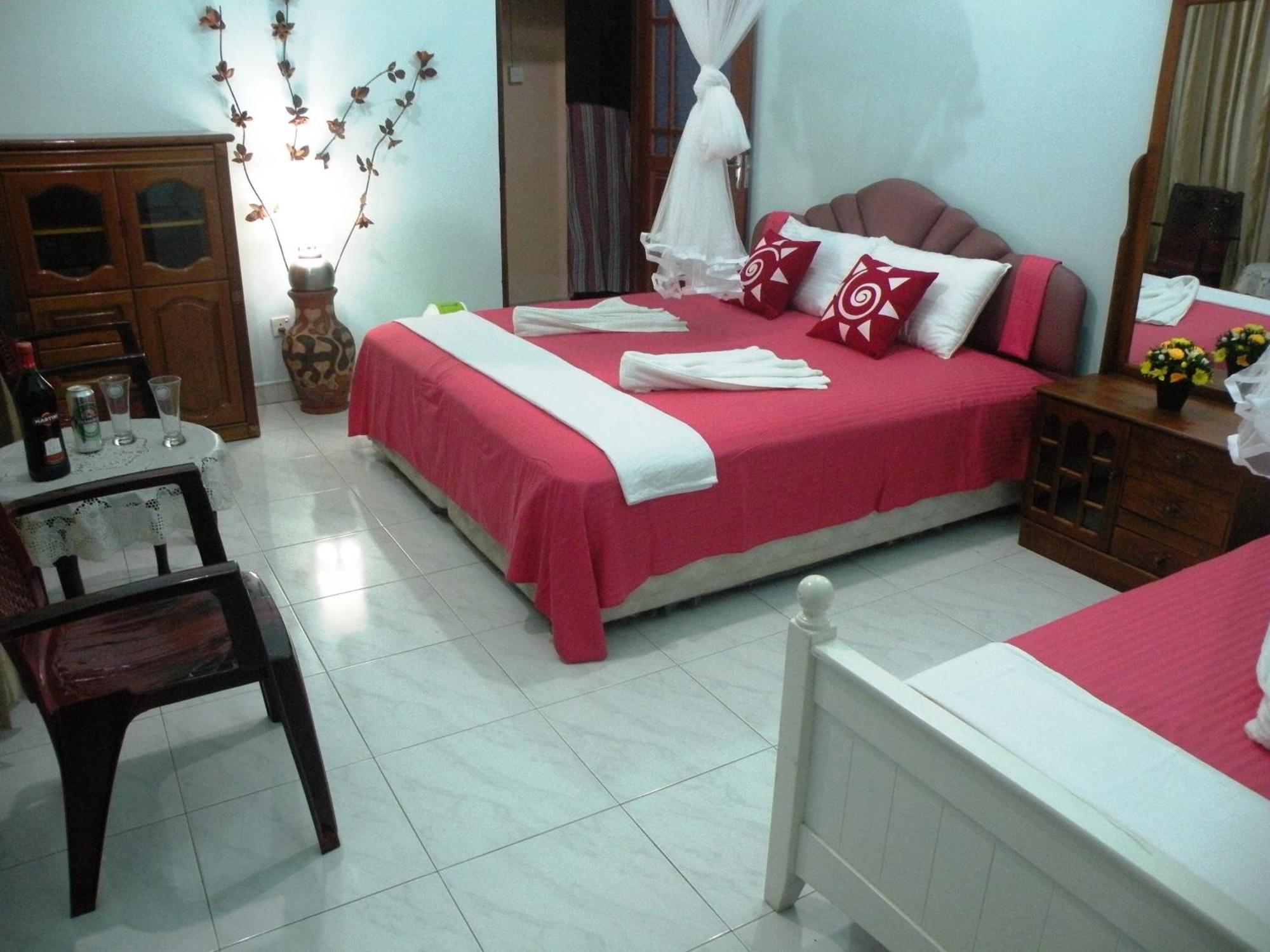 Henderson Airport Residence Negombo Oda fotoğraf
