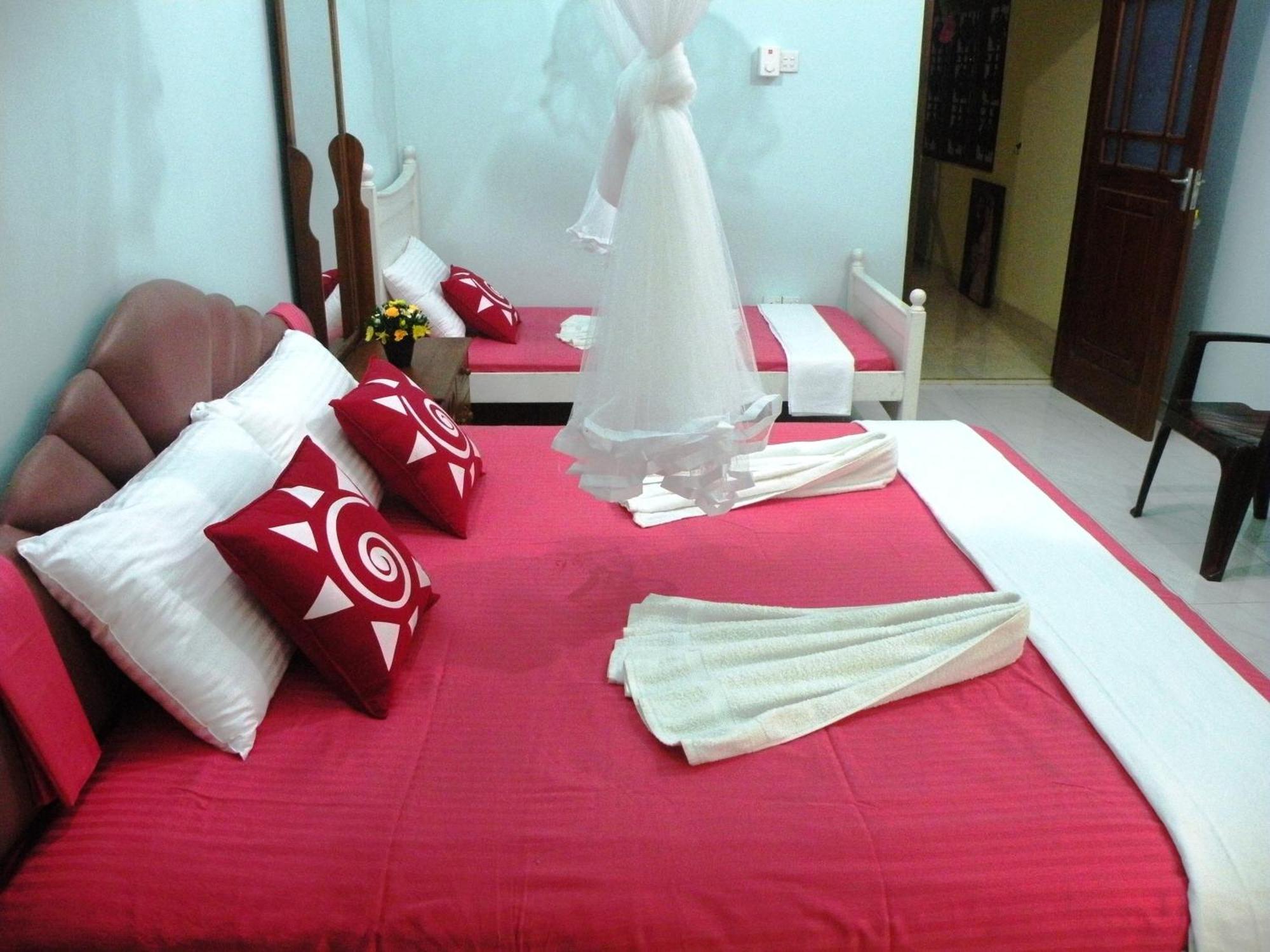Henderson Airport Residence Negombo Oda fotoğraf