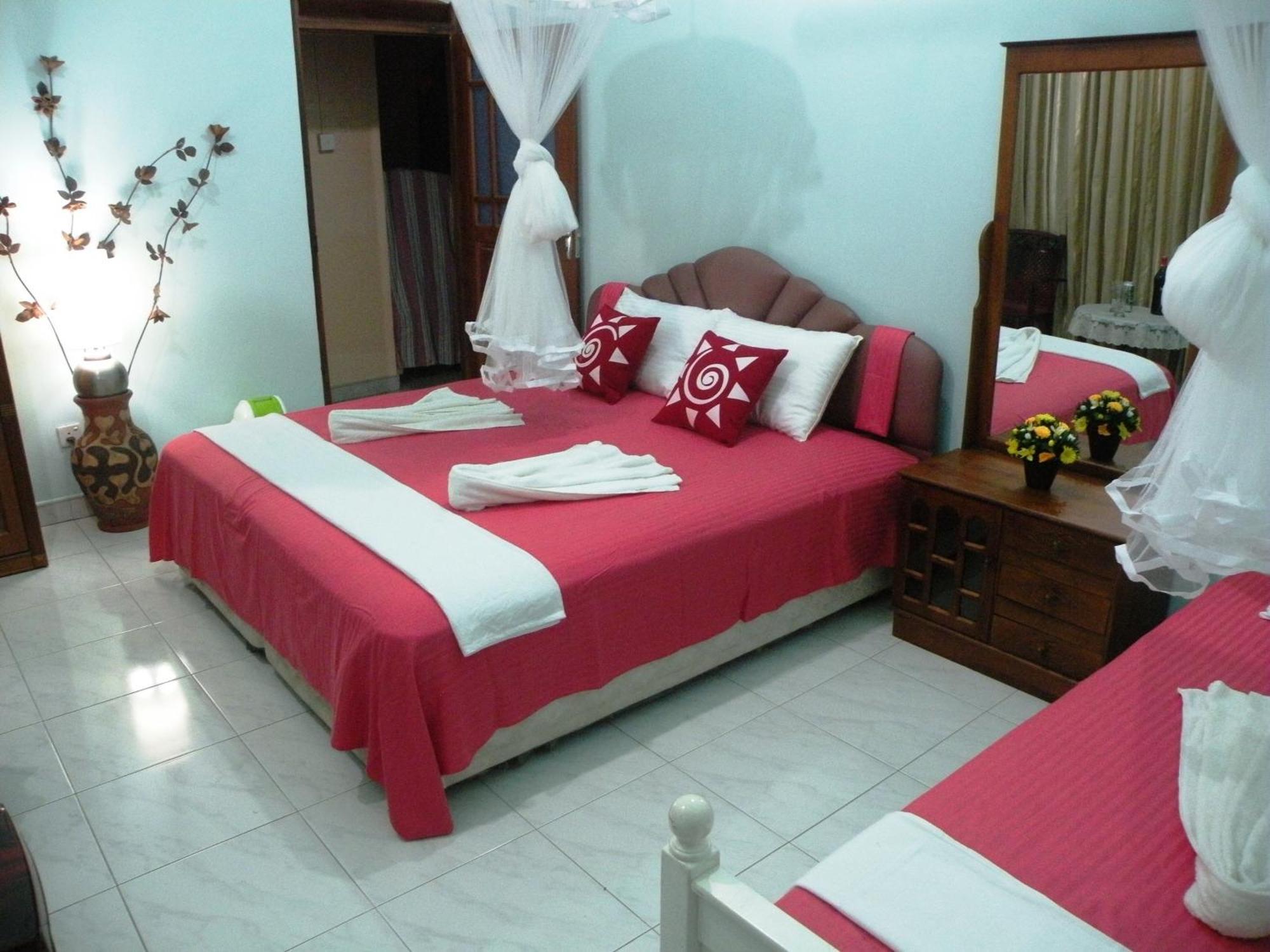 Henderson Airport Residence Negombo Oda fotoğraf