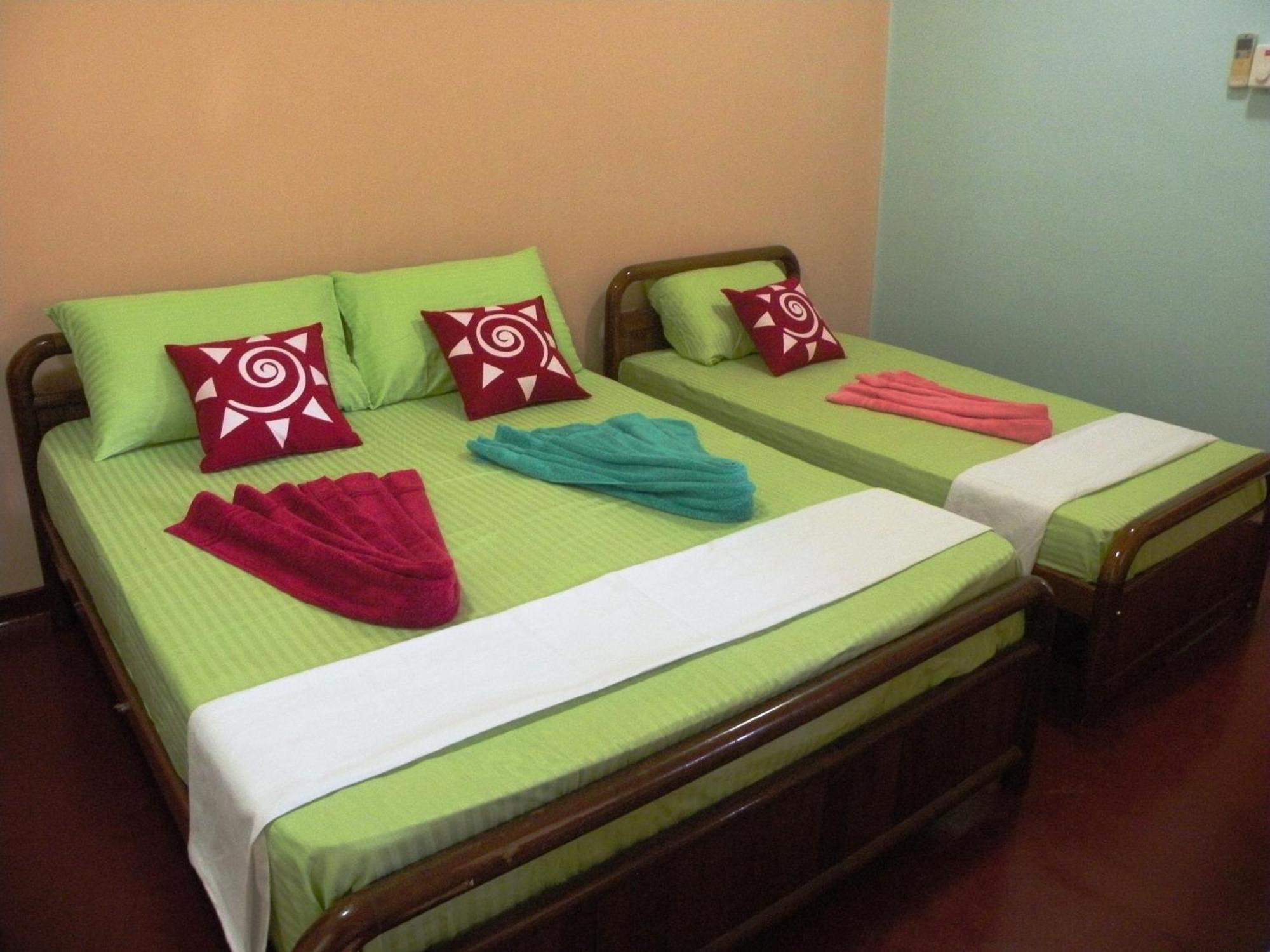 Henderson Airport Residence Negombo Oda fotoğraf
