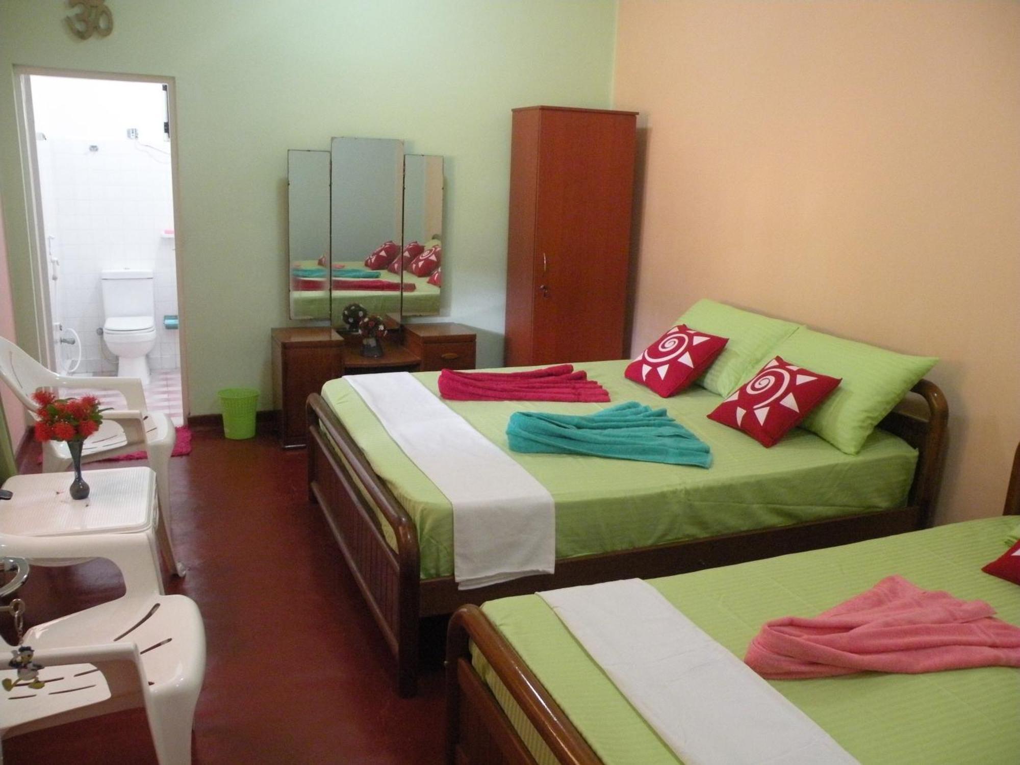 Henderson Airport Residence Negombo Oda fotoğraf