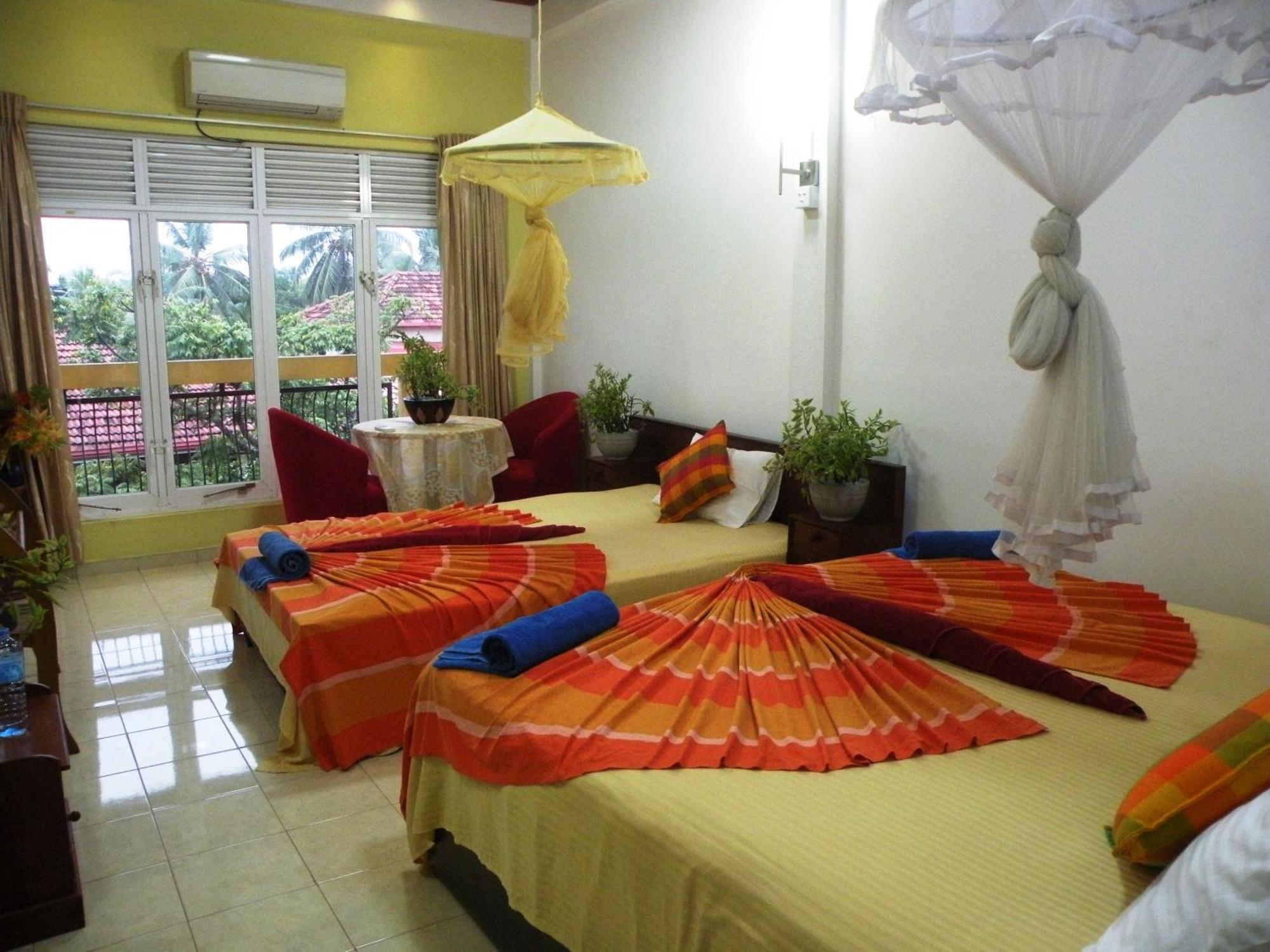 Henderson Airport Residence Negombo Oda fotoğraf