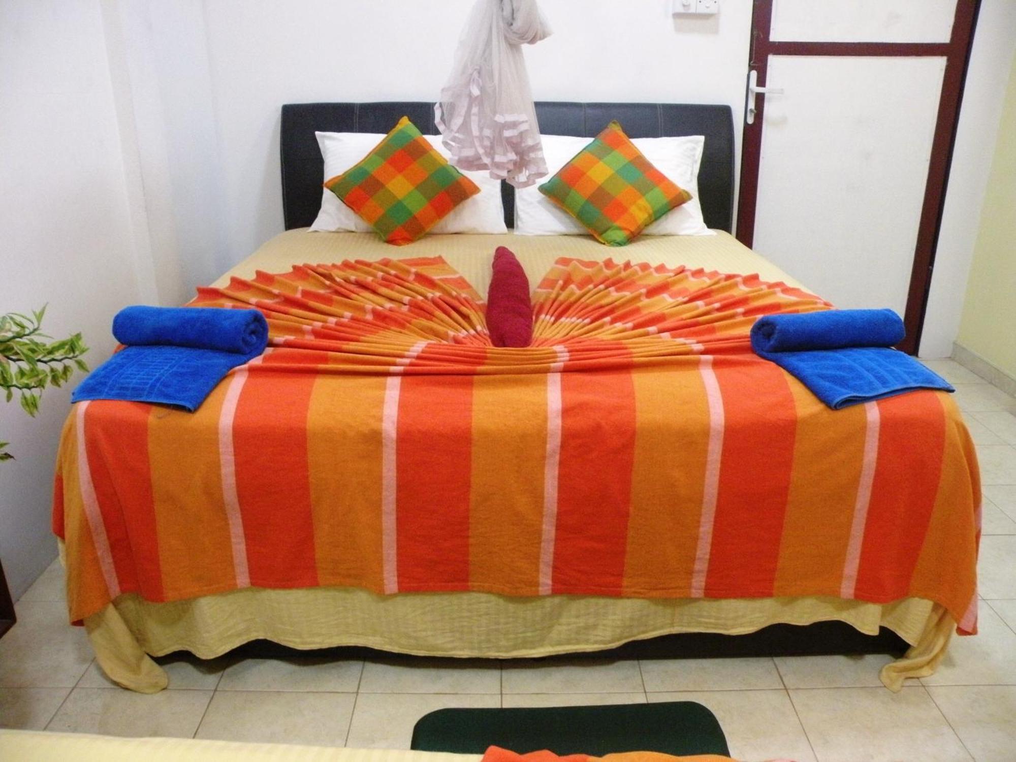 Henderson Airport Residence Negombo Oda fotoğraf