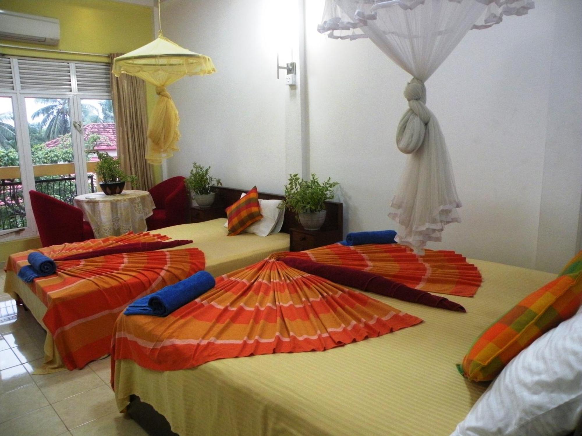 Henderson Airport Residence Negombo Oda fotoğraf